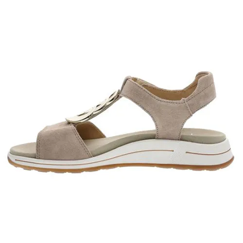 Ara Osaka-s sandal