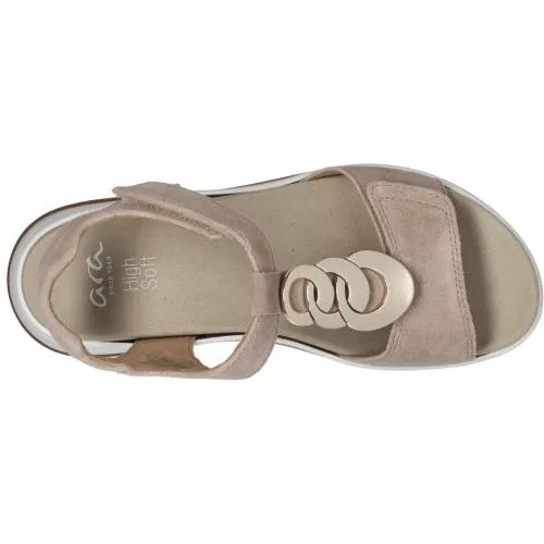 Ara Osaka-s sandal