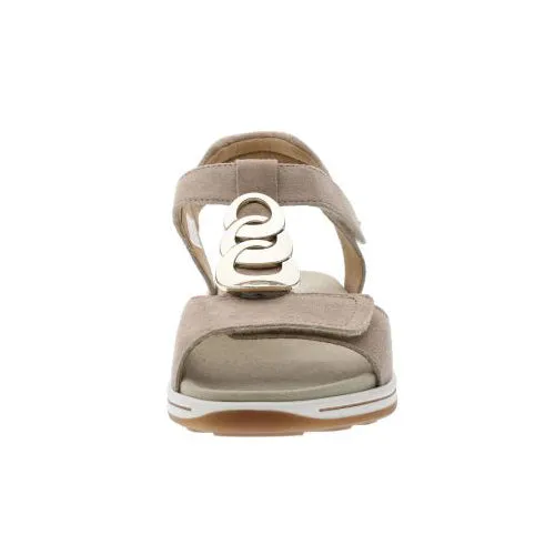 Ara Osaka-s sandal