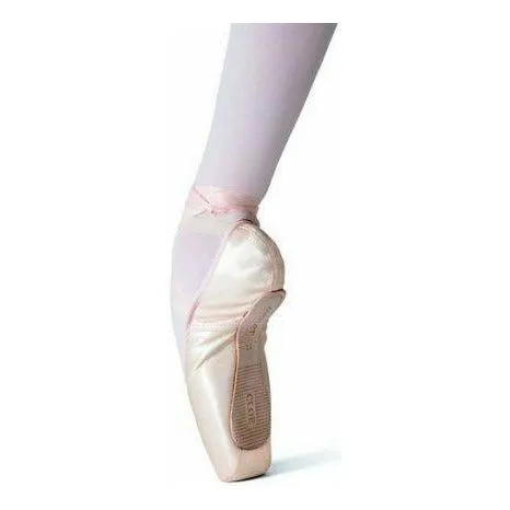 Cloe Pointe Shoe