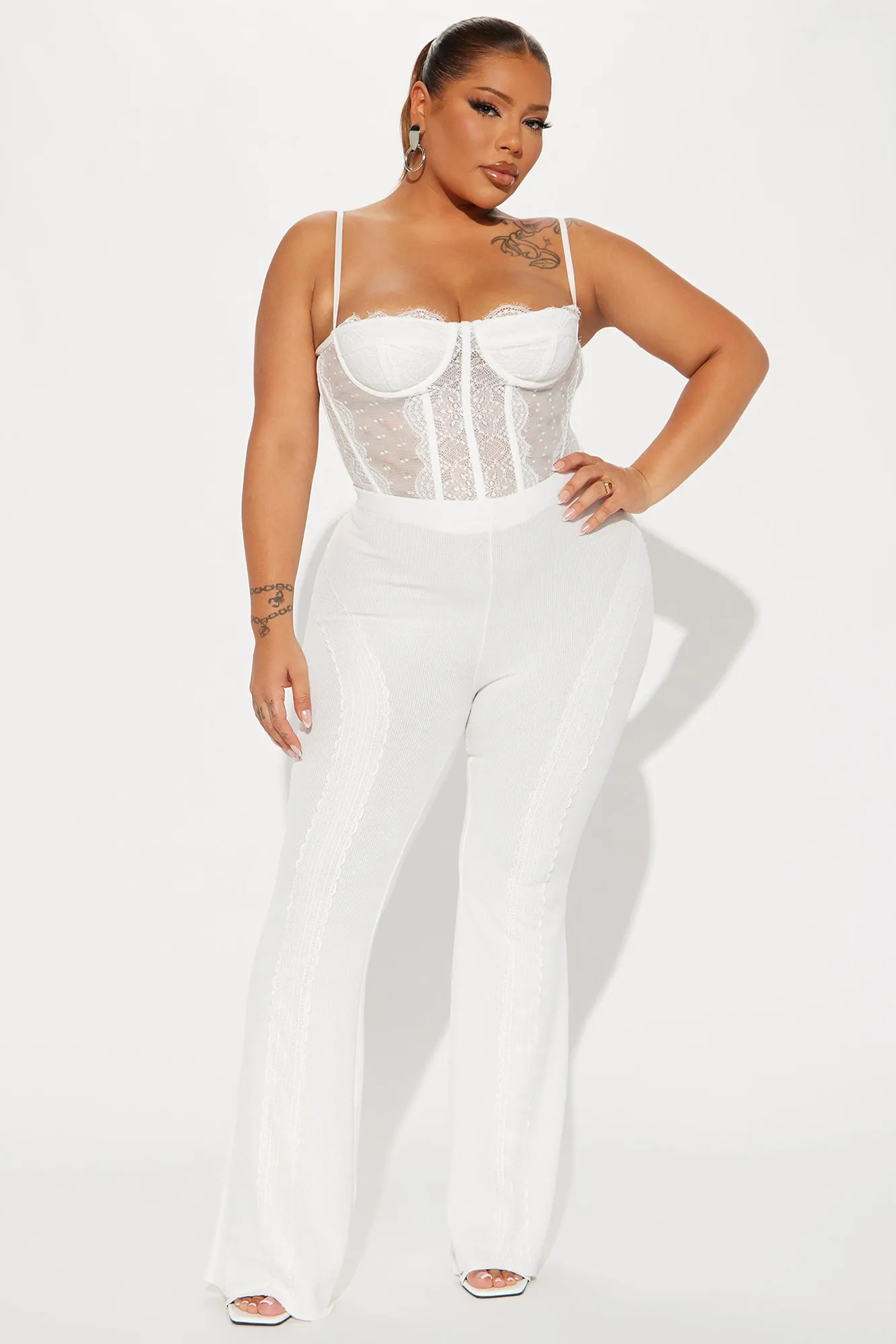 Feelin' It Ribbed Flare Pant - Ivory