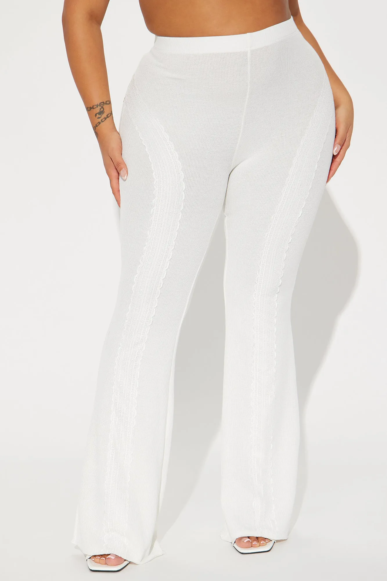 Feelin' It Ribbed Flare Pant - Ivory