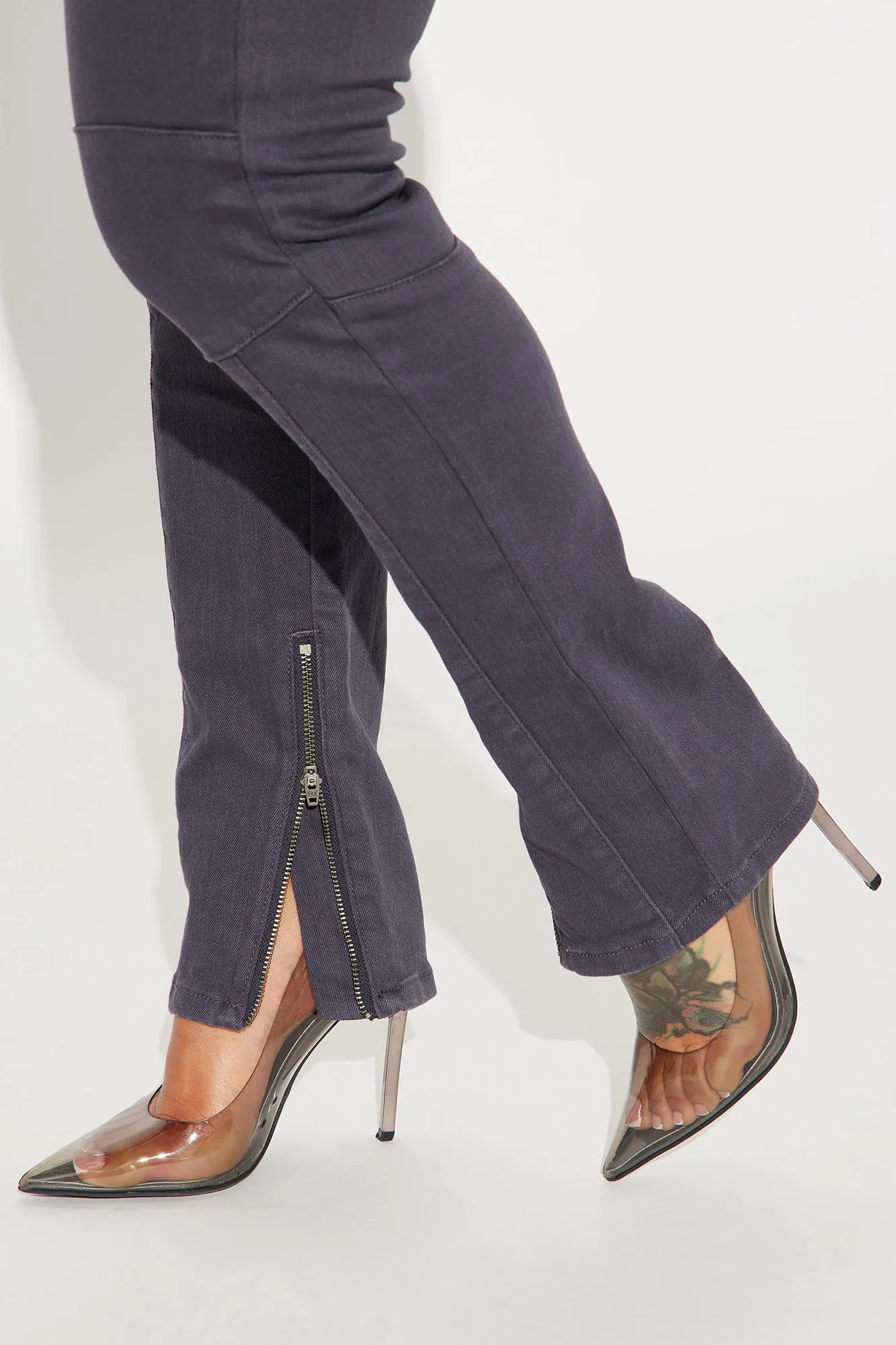 Keeping Score Skinny Pant - Charcoal