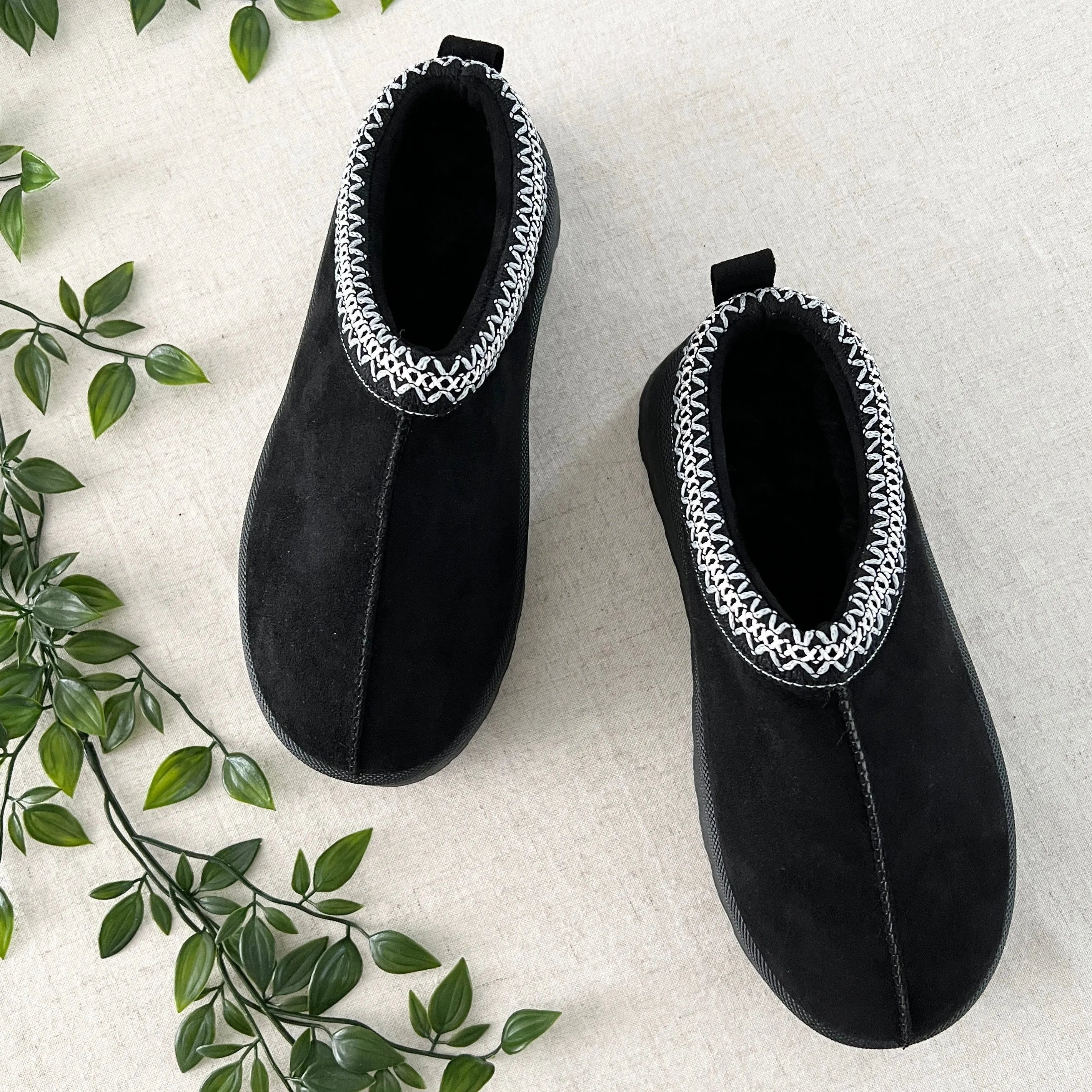 Vegan Shearling Lined Platform Clogs - Black