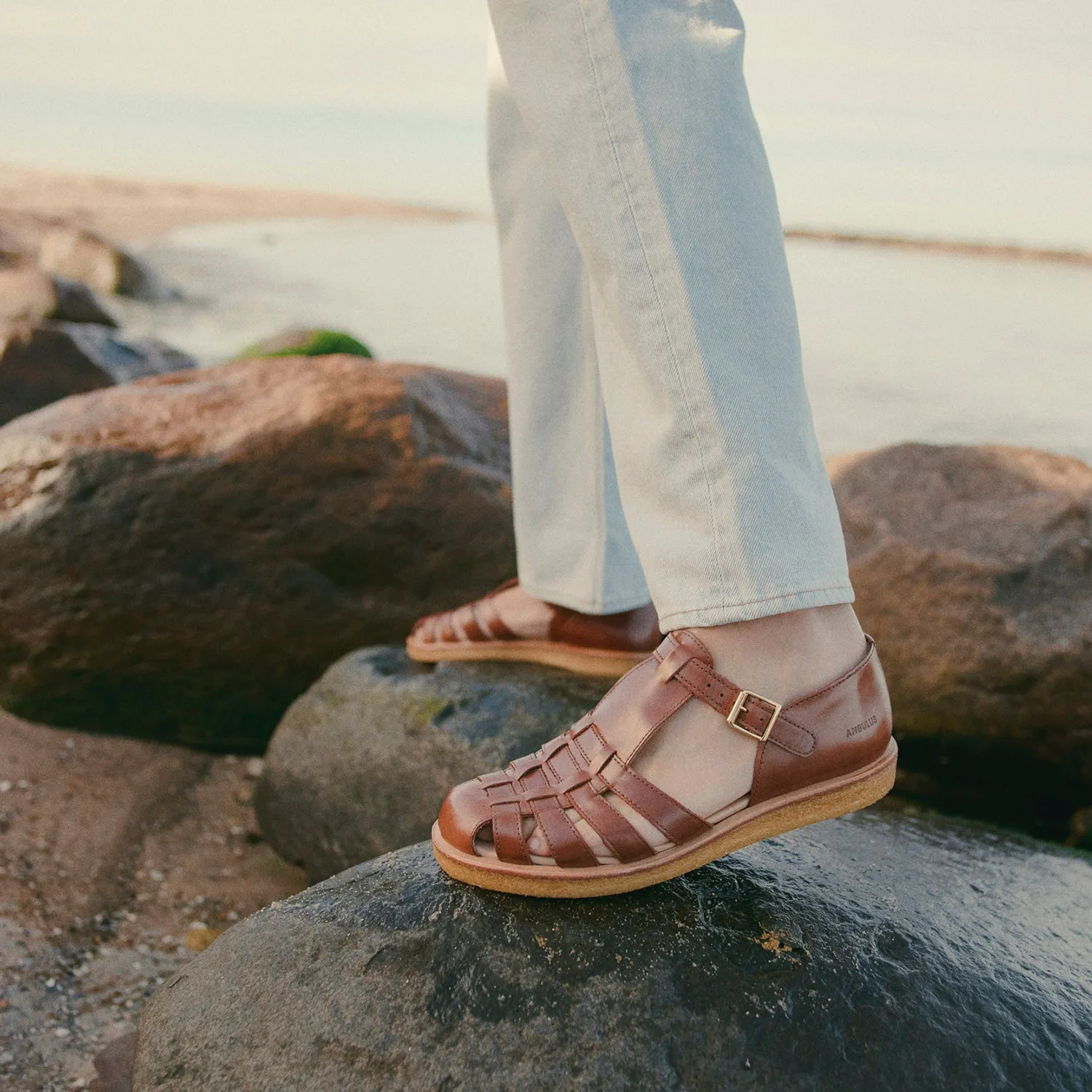 Womens Leather Fisherman Sandal - Brown